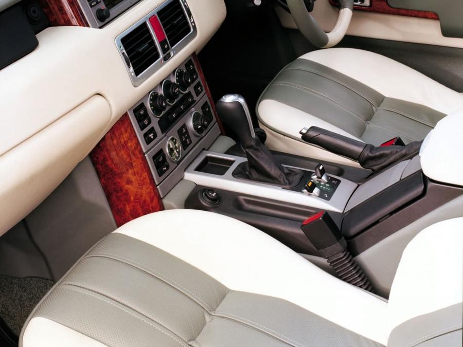  Land Rover Range Rover Autobiography 2004 года  (фото 8 из 15)